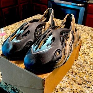 Yeezy foam runner MX cinder size 12